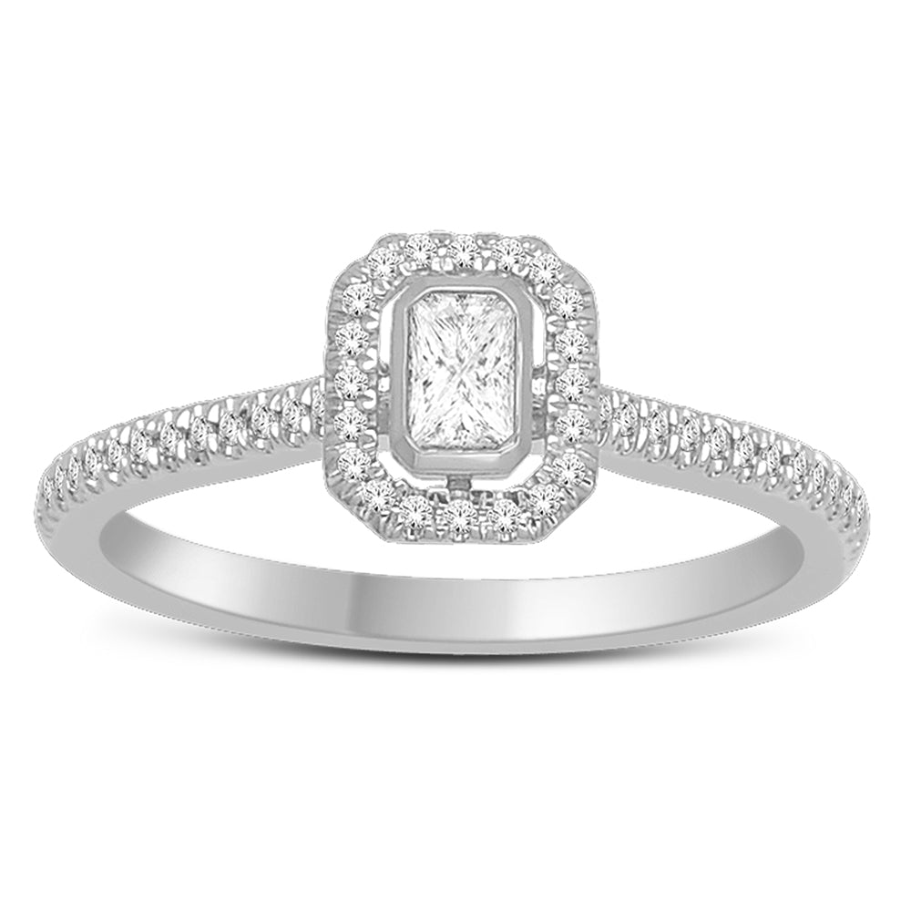 14K White Gold Magnifcnet 0.33Ct Diamond Engagement Ring