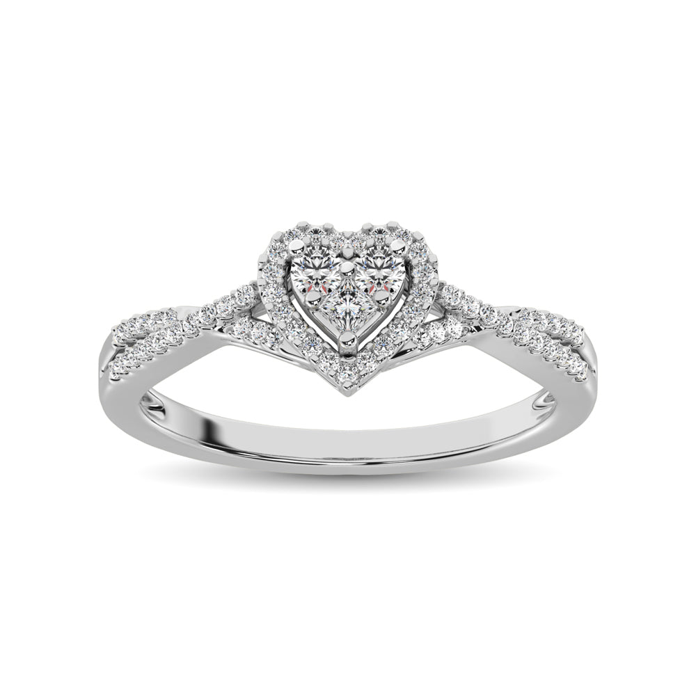 10K White Gold 1/4 Ct.Tw. Diamond Heart Ring