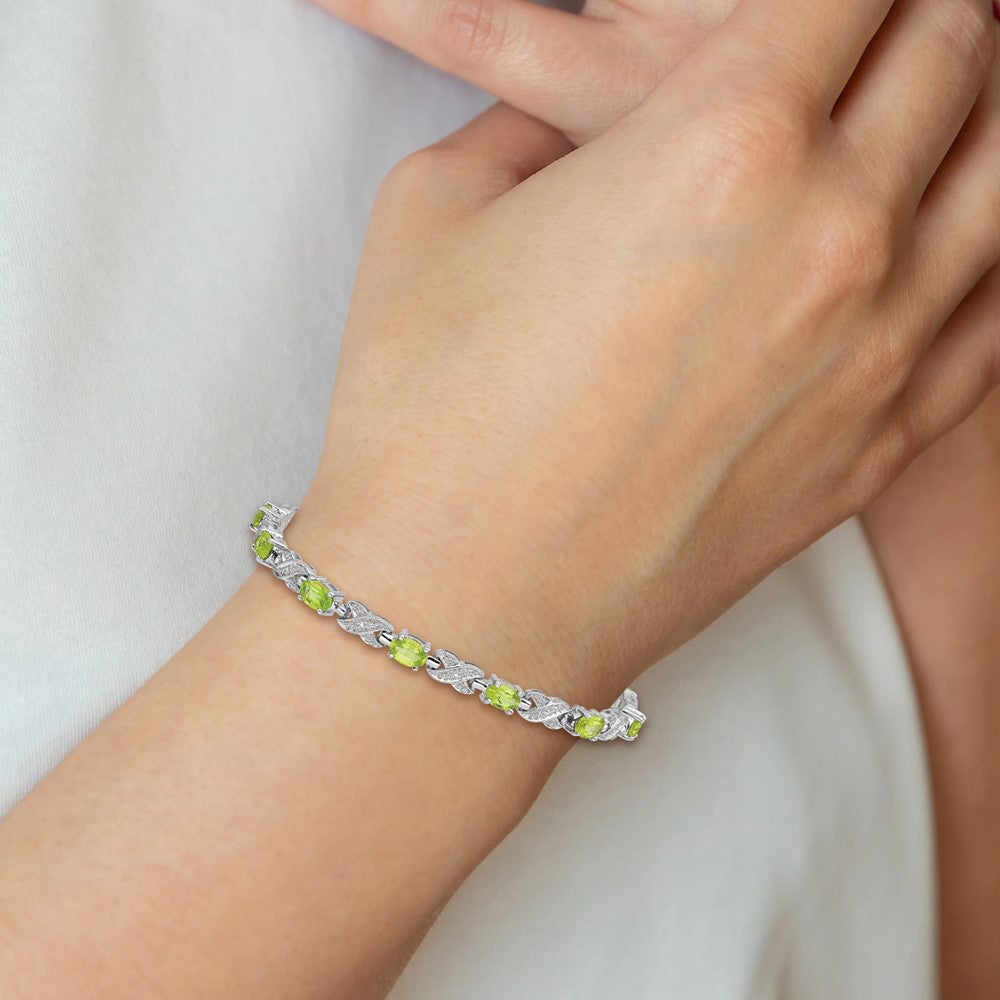 Sterling Silver Rhodium-plated Peridot Bracelet