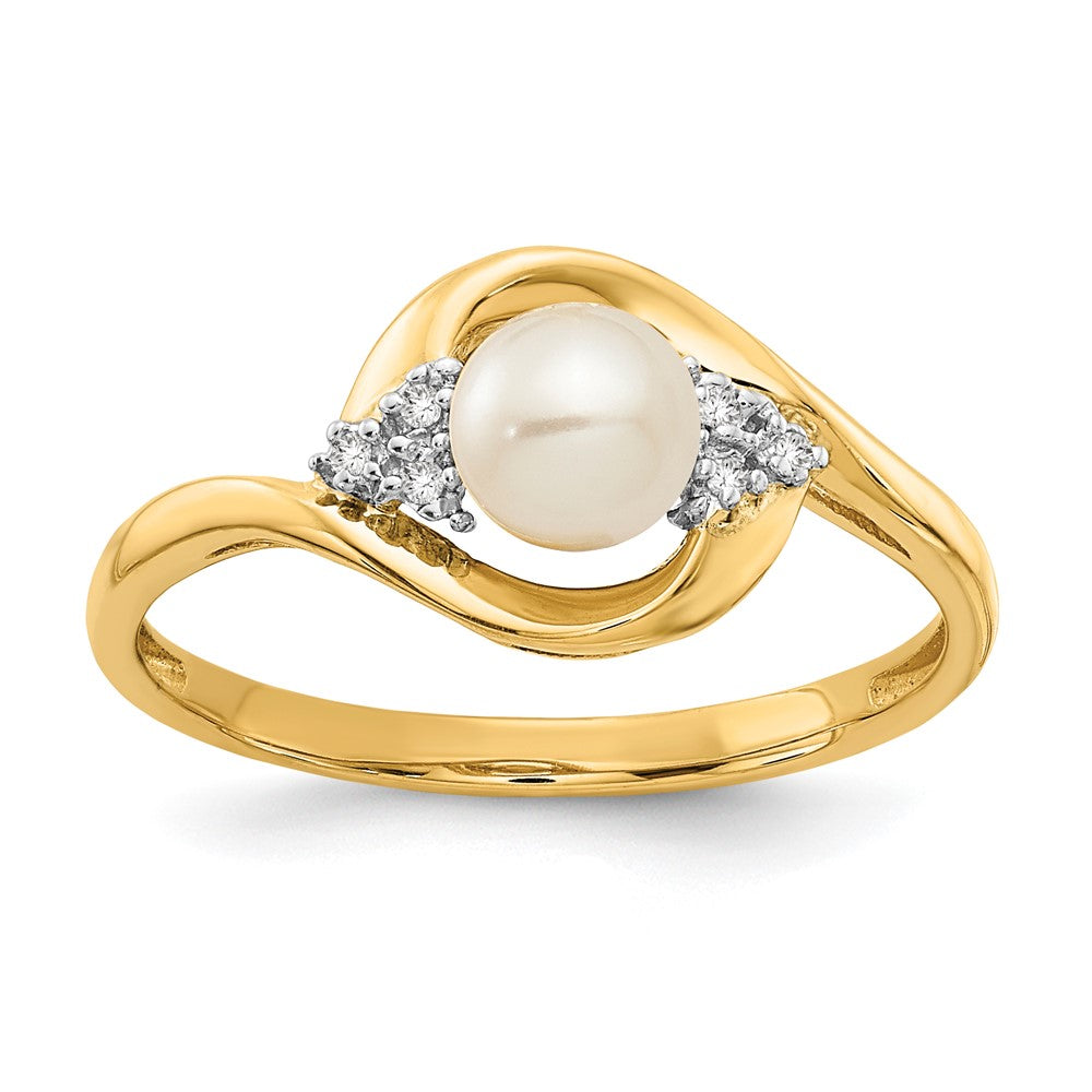 14k FW Cultured Pearl and Diamond Ring